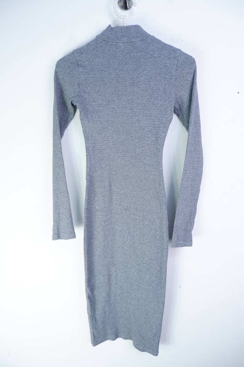 Платье Pull&Bear базовое, маркировка S, визуально на 44 размер