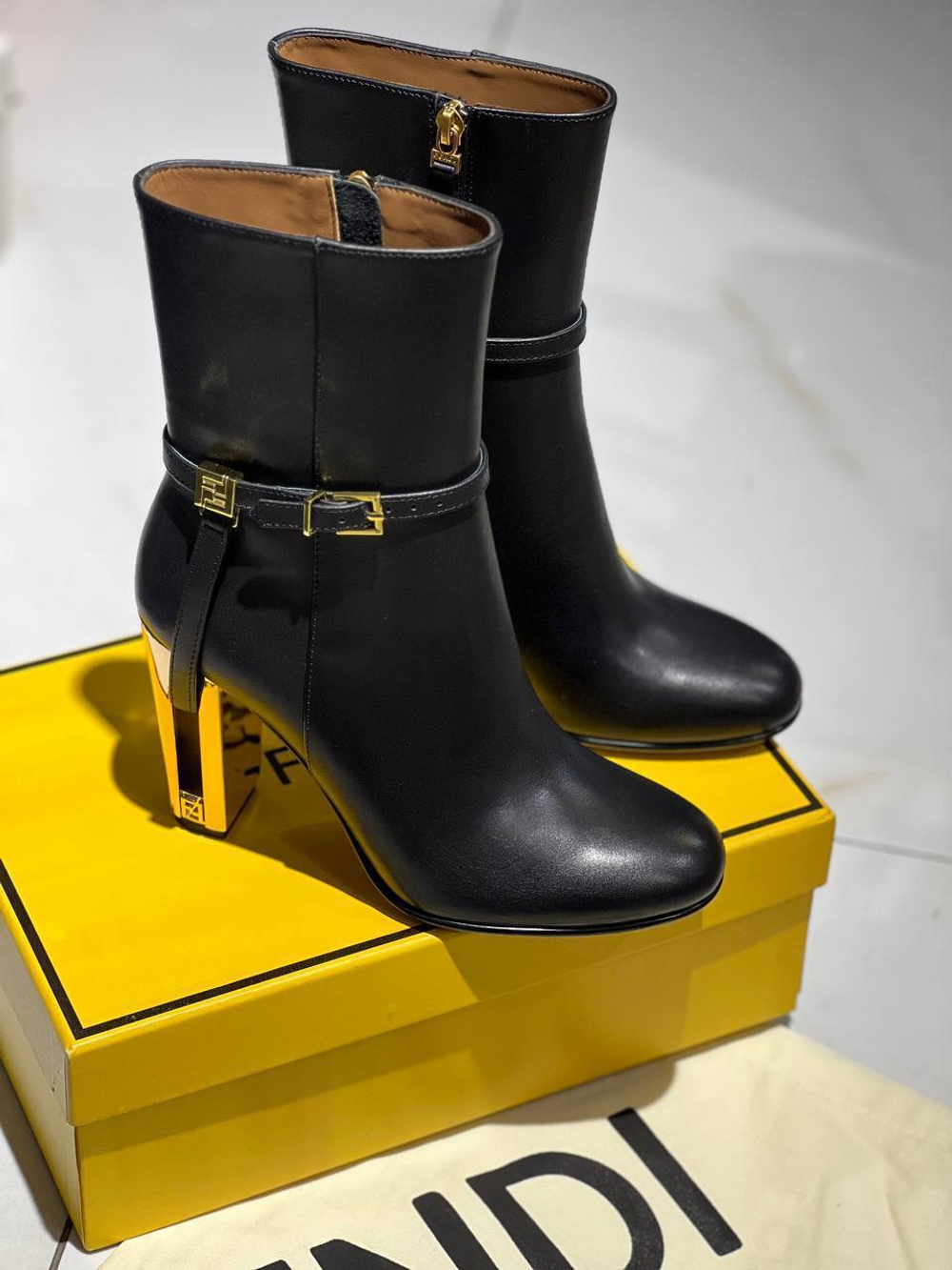 Ботильоны Fendi