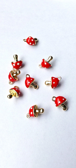 пм129-з Подвеска "Мухомор" с эмалью 12*9мм, позолота