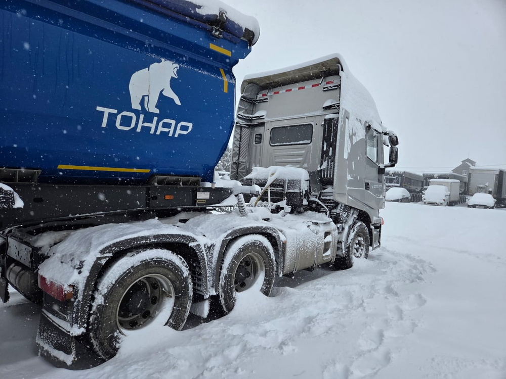 HONGYAN CQ* 6x4 Седельный тягач CQ4256HTVG334 (Дизельный, 8,7 л, 388 л.с., МТ)