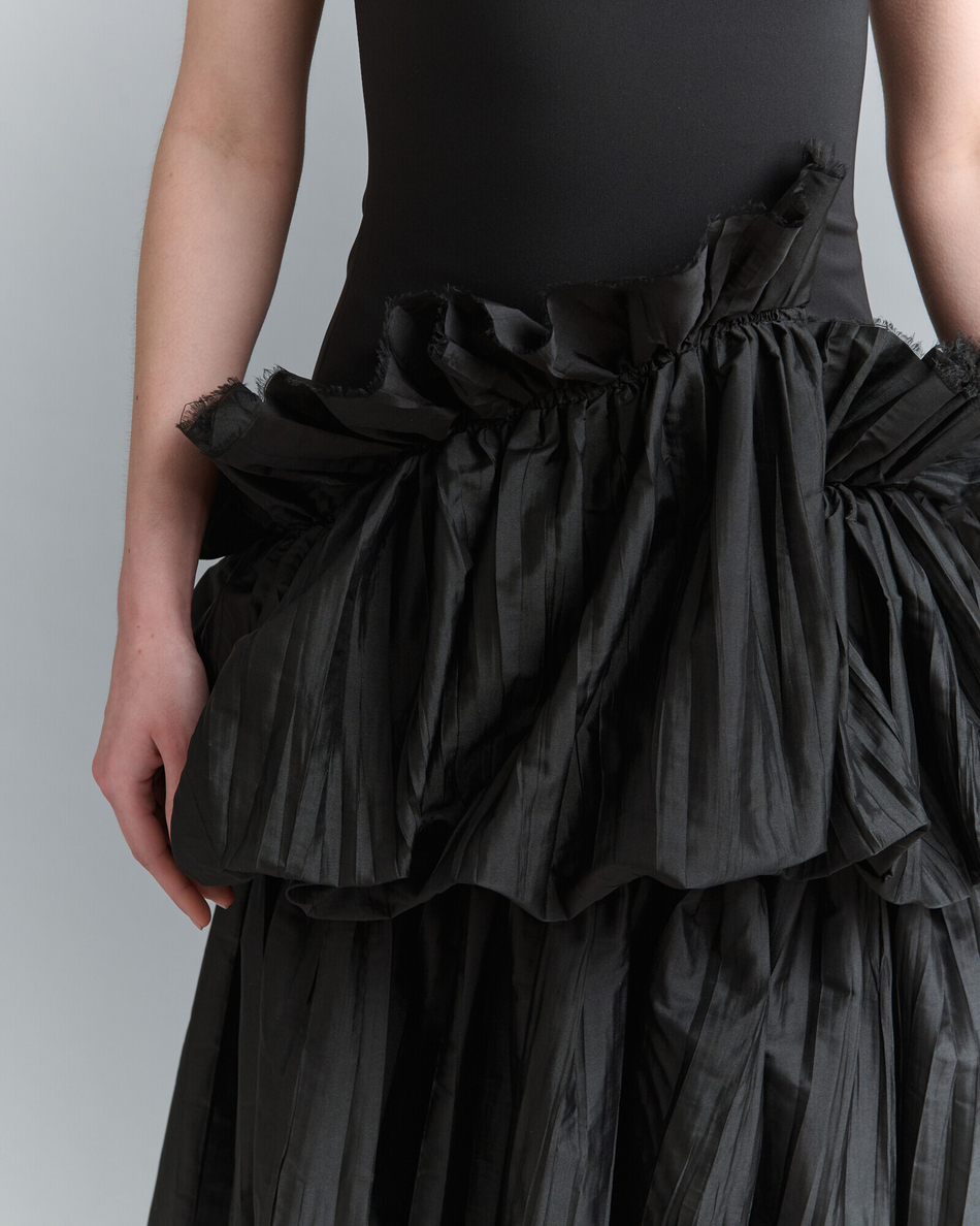 Платье с оборками и прозрачным подъюбником