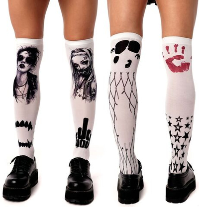 Белые гольфы с несколькими принтами-тату (Цвет: белый)