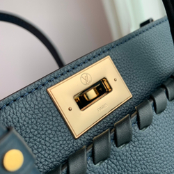 Louis Vuitton On My Side PM