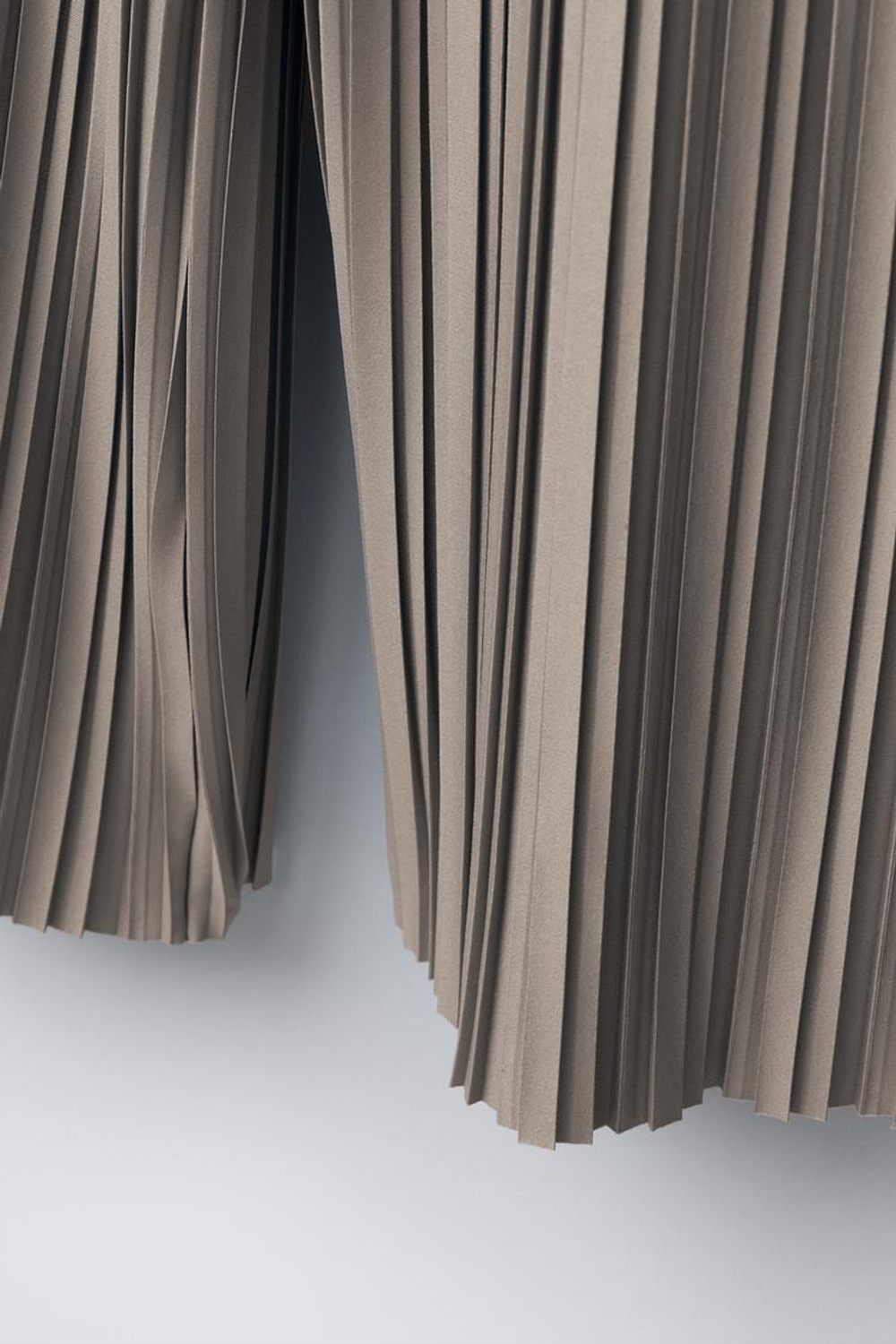 ZARA ПЛИССИРОВАННЫЕ БРЮКИ, БЕЖЕВЫЙ