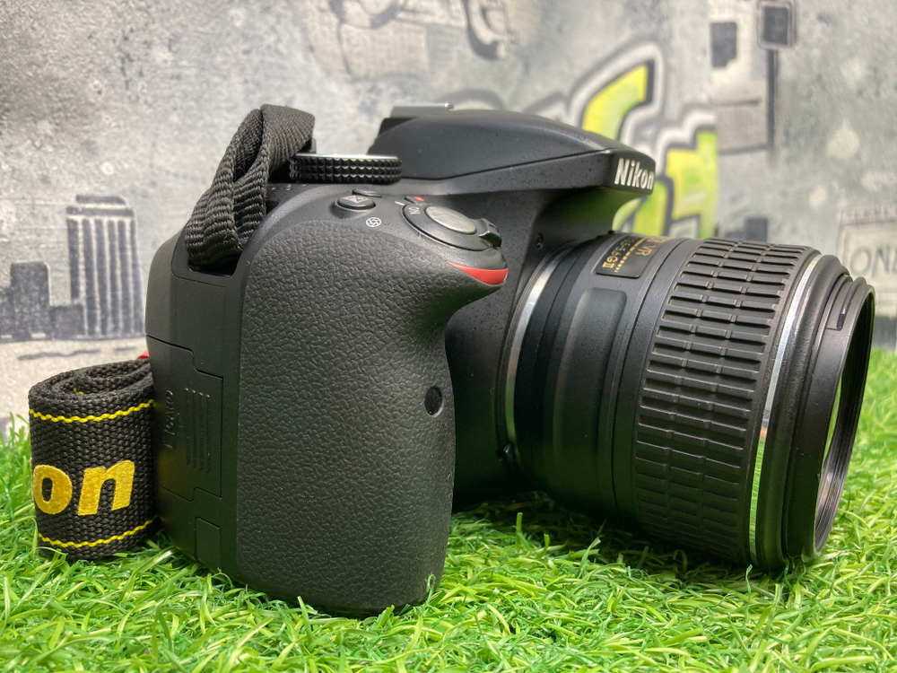 Nikon D3300 + 18-55mm 3.5-5.6G II VR 16100 кадров