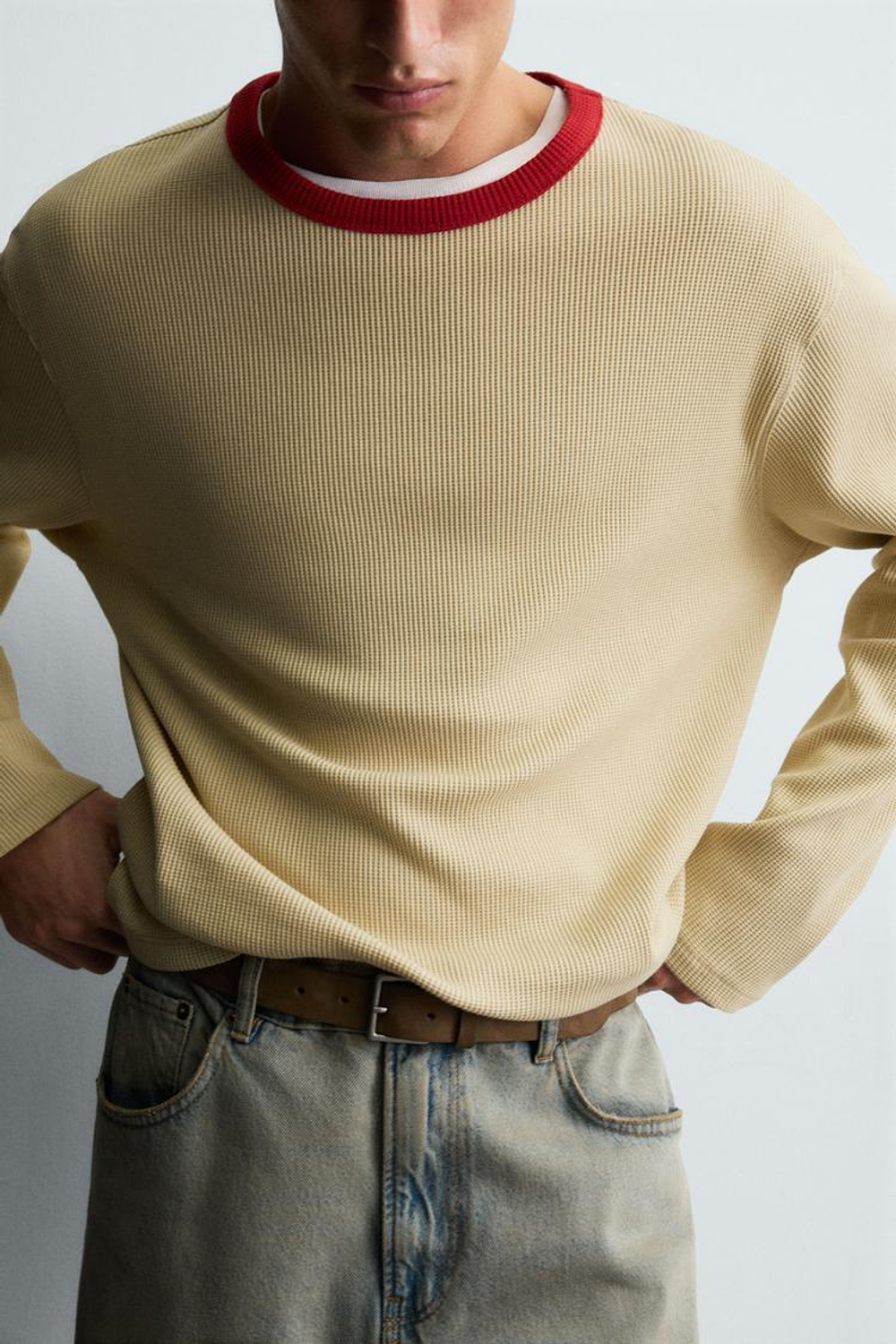 ZARA ФУТБОЛКА ИЗ ВАФЕЛЬНОЙ ТКАНИ С КОНТРАСТНОЙ ОТДЕЛКОЙ, РЫЖЕВАТО-КОРИЧНЕВЫЙ