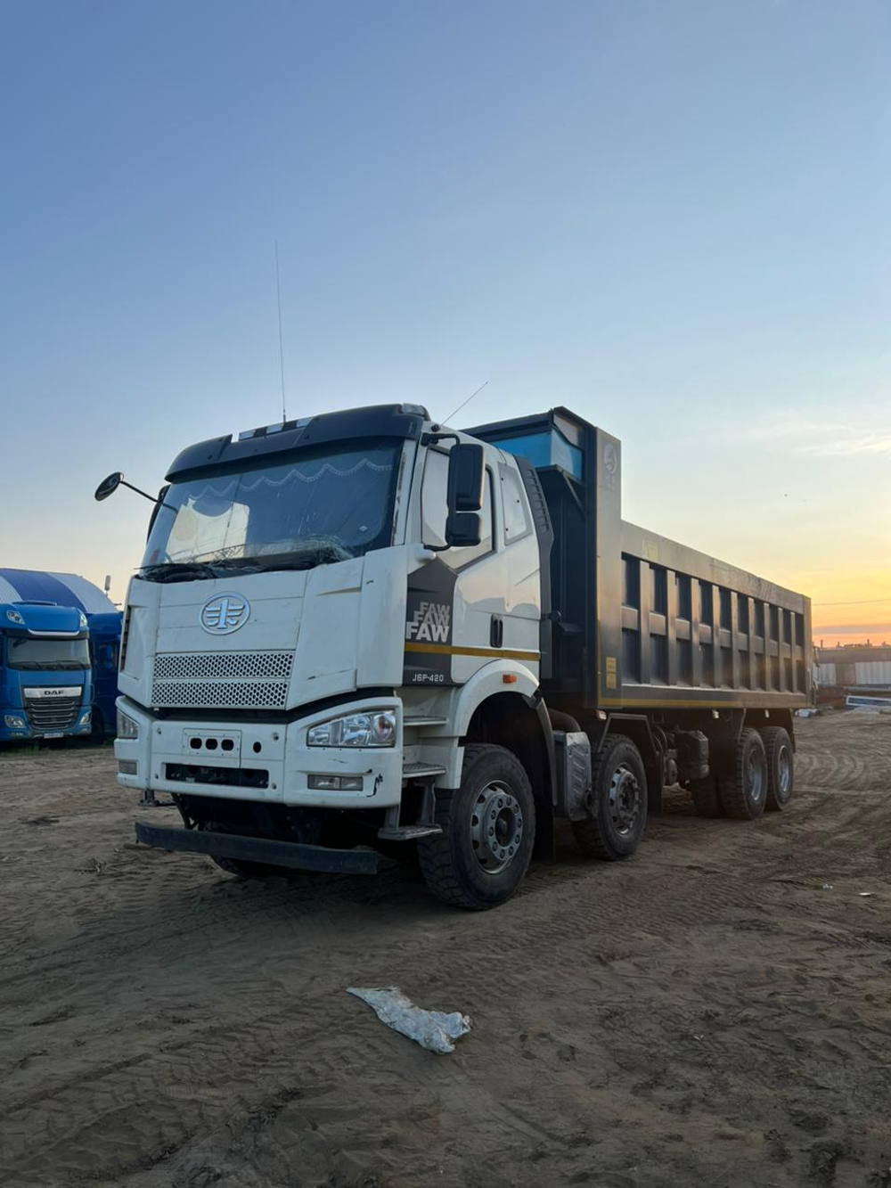 FAW J6 8x4 Самосвал СА3310Р66K24T4E5
