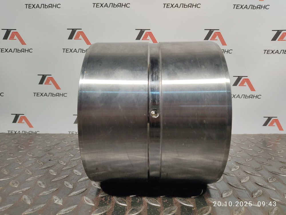 Втулка 707-76-16030