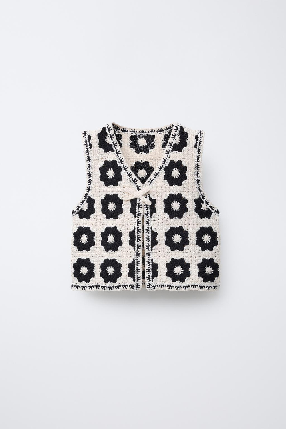 ZARA ЖИЛЕТ ИЗ КРУЖЕВА КРОШЕ С ЦВЕТОЧНЫМ УЗОРОМ, ЭКРЮ/ЧЕРНЫЙ