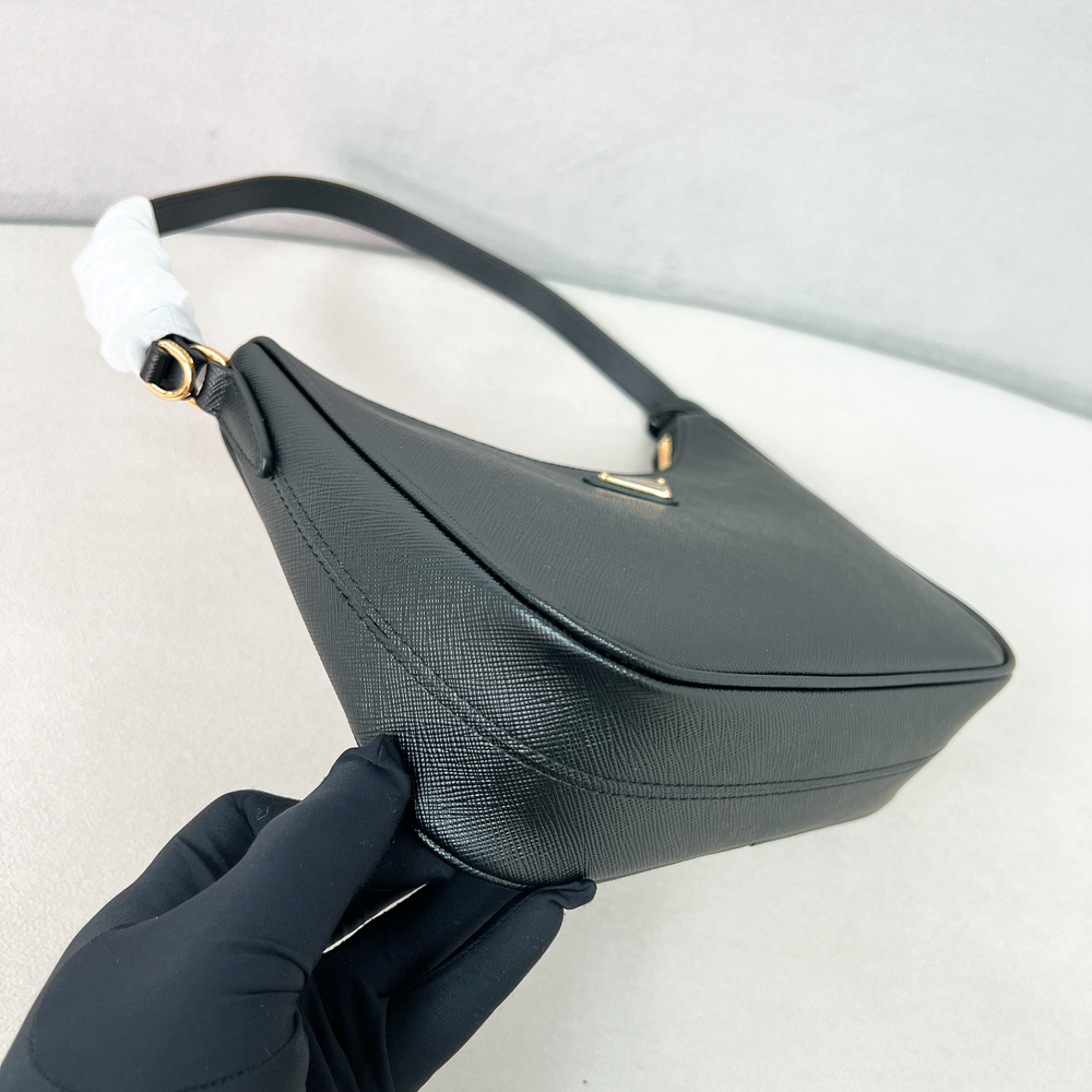 Prada Re-Edition 2005 Saffiano