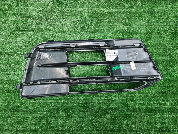 Решетка переднего бампера левая Audi Q5 2 (17-20)