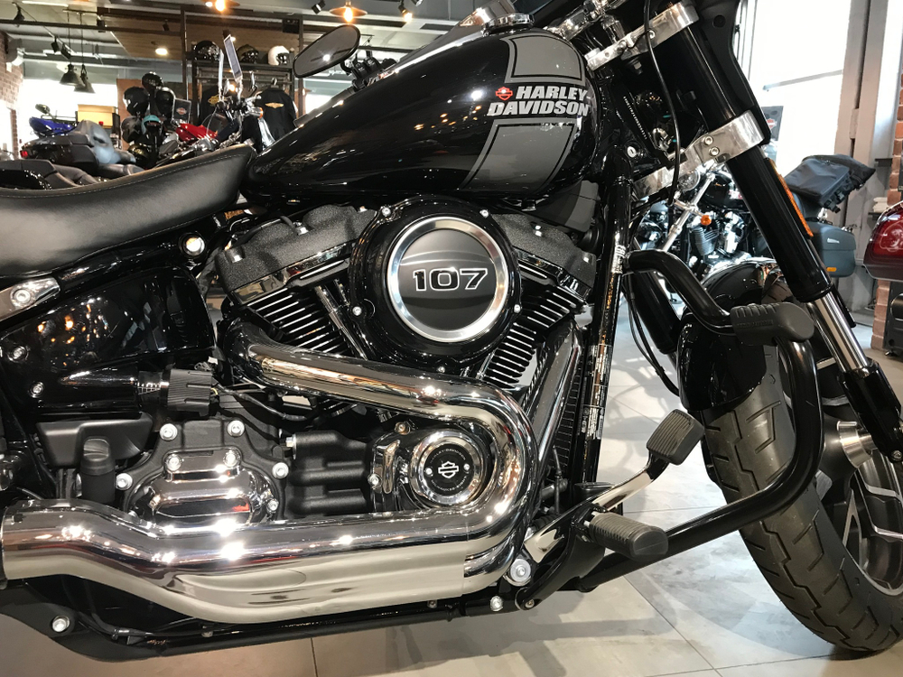 Sport Glide Harley-Davidson Softail Vivid Black 2021