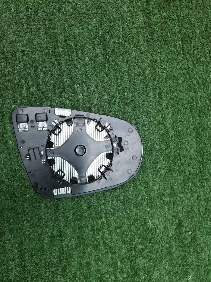 Зеркальный элемент левый Golf 6 (2008-2012)