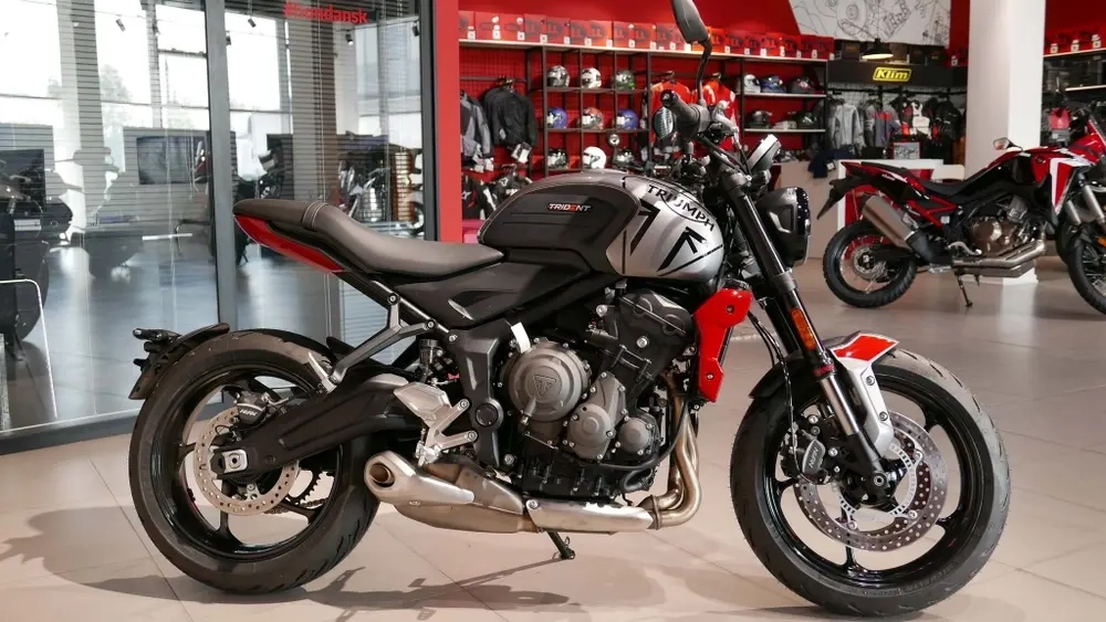 Triumph Trident 660 grey SILVER ICE DIABLO RED 2023