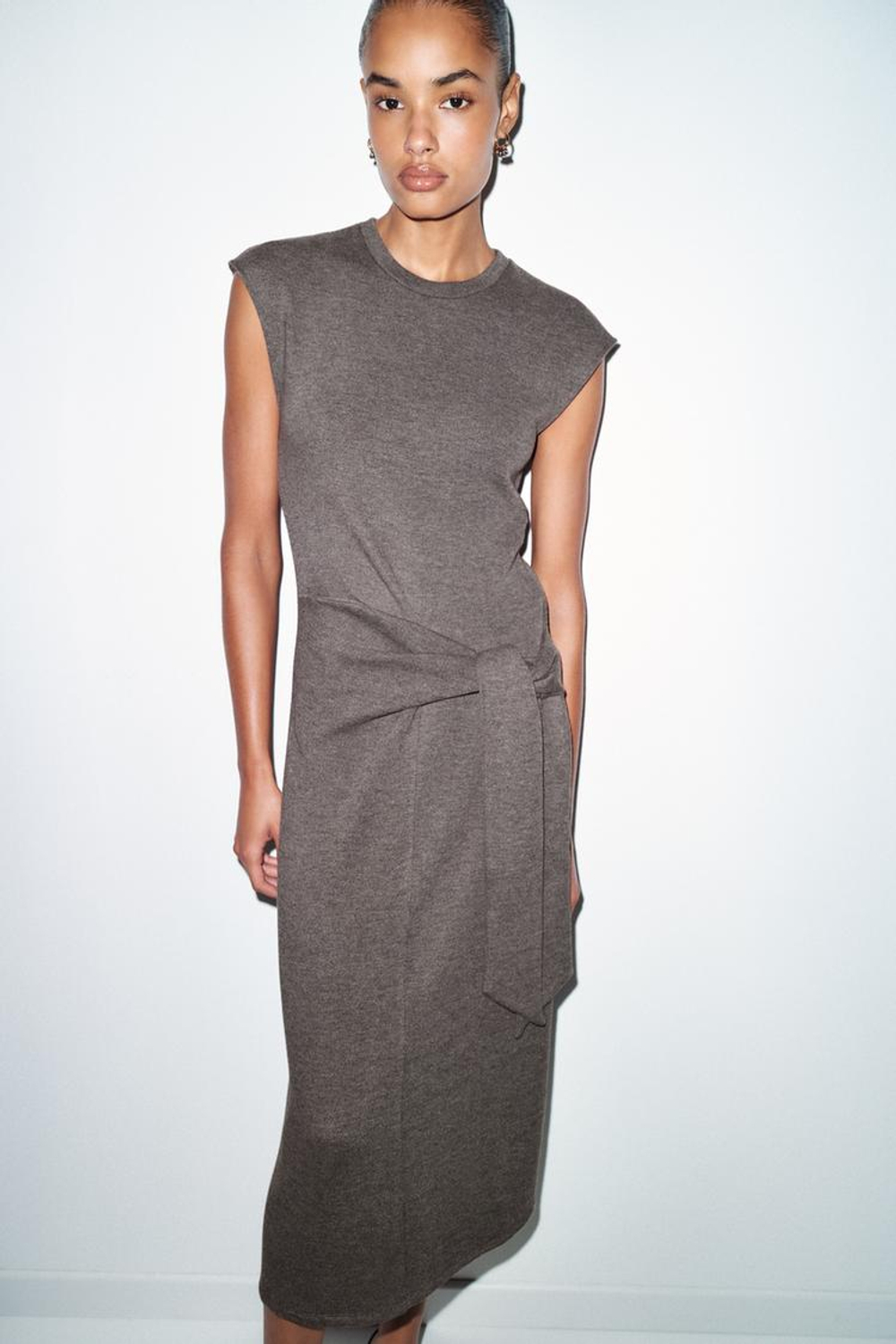 ZARA МЯГКОЕ ПЛАТЬЕ С УЗЛОМ, ТЕМНО-КОРИЧНЕВЫЙ