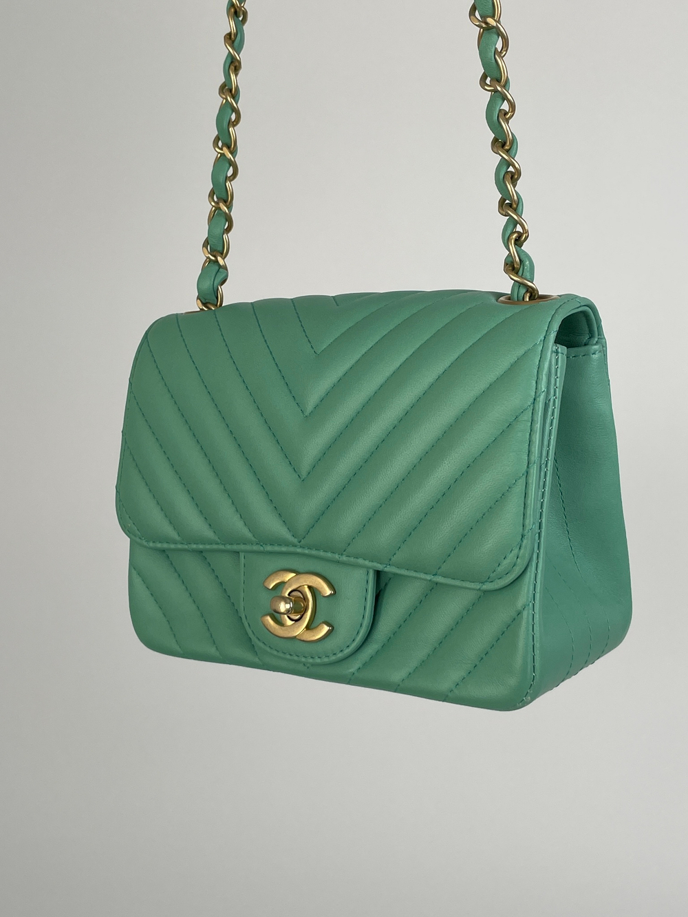 Сумка Chanel Chevron Mini Classic Flap Bag