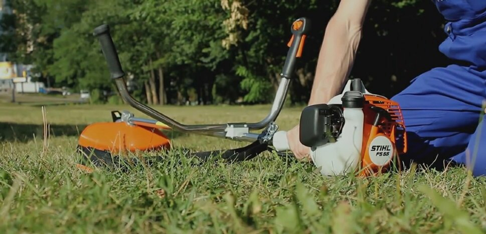 Триммер STIHL FS55 бензиновый, ширина скашивания 55см, полная комплектация с катушкой и ножом ОРИГИНАЛ