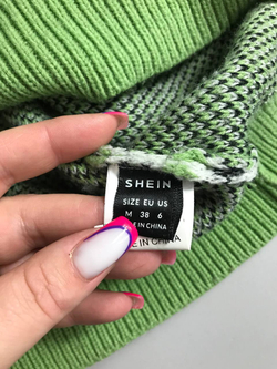 Джемпер Shein с милыми динозавриками, маркировка М, визуально 44/46 размер