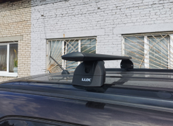 Багажник LUX с дугами 1,1 м чёрное крыло на Exeed LX