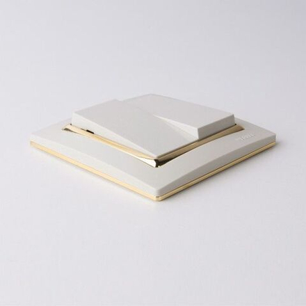 Рамка на 1 пост Snabb (слоновая кость/золото)