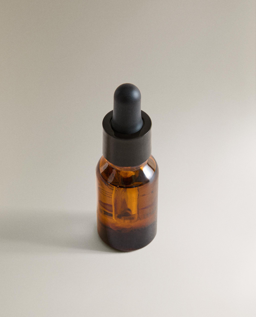 Zara Home Эфирное масло для аромадиффузора Leather Amber 15 мл, концентрат для ароматизации дома, восточный кожаный, Чёрный