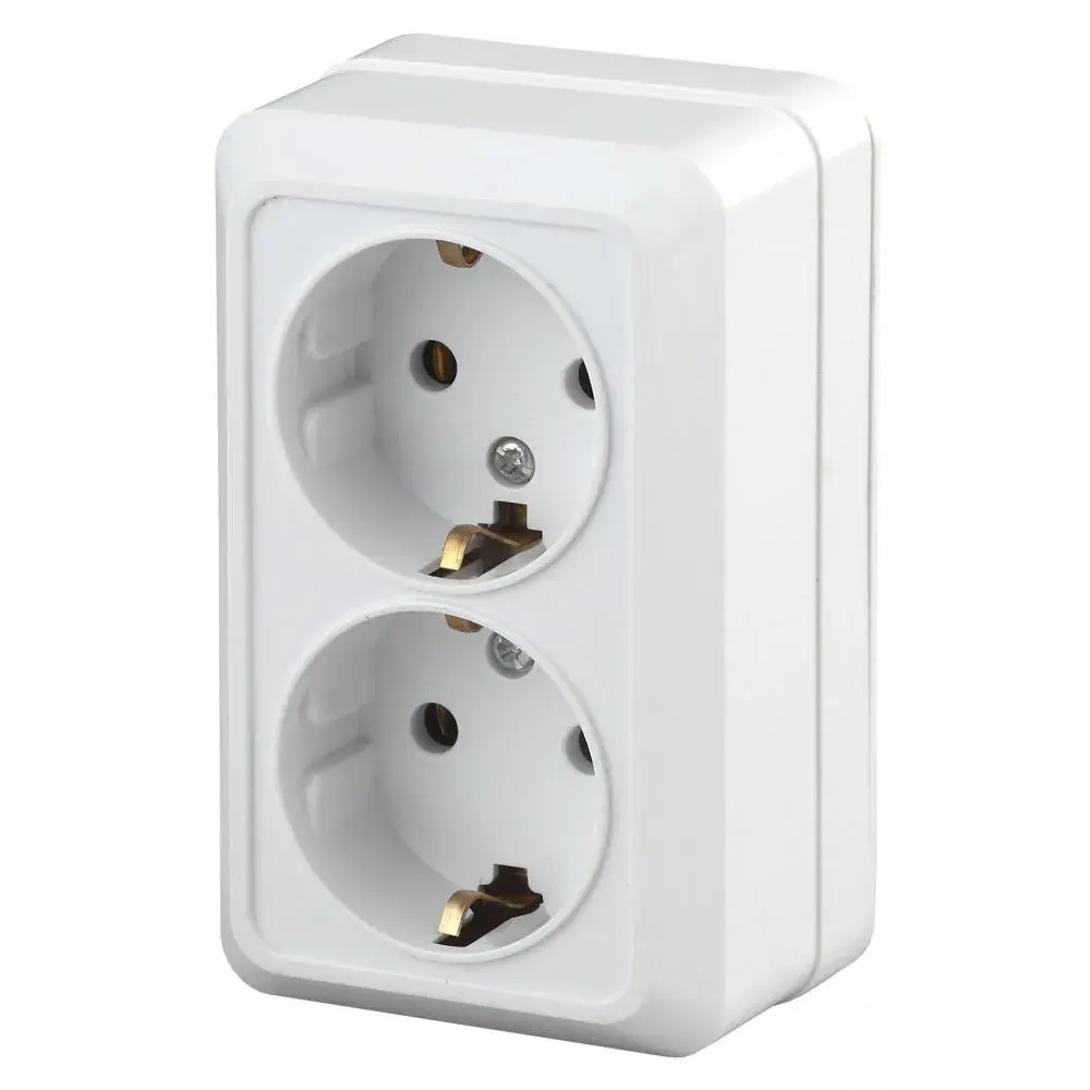 Розетка Intro Quadro 2-204-01 с заземлением двойная 2х2P+E Schuko 16А-250В IP20 открытой установки белая