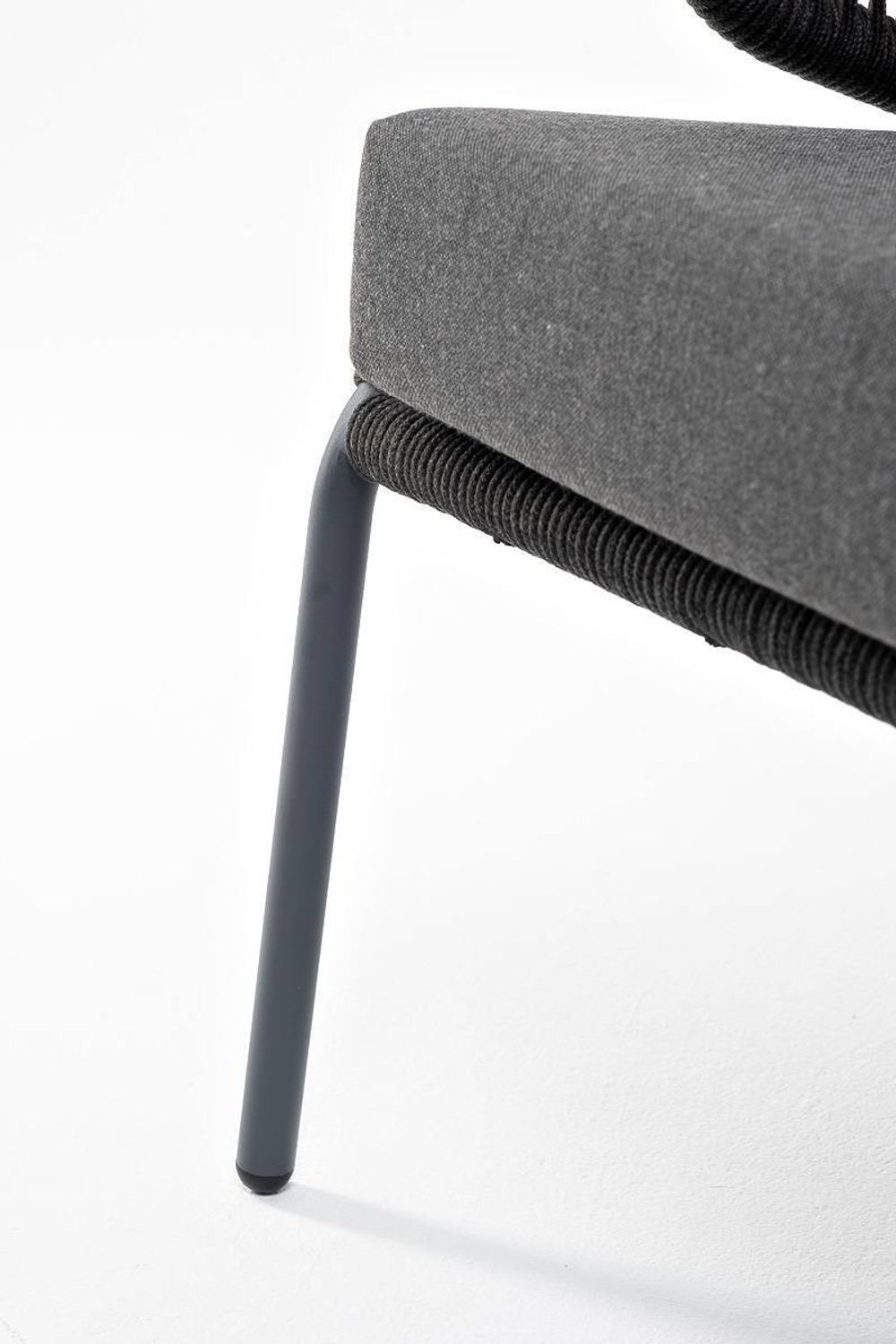 "Милан" диван 3-местный плетеный из роупа, каркас алюминий темно-серый (RAL7024) муар, роуп темно-серый круглый, ткань темно-серая 027