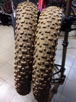 Покрышка на фэт байк Vee Rubber Vee Tire Co. Snowshoe XL Studded Fat Bike Tire: 26" x 4.8" 120tpi Folding Bead S