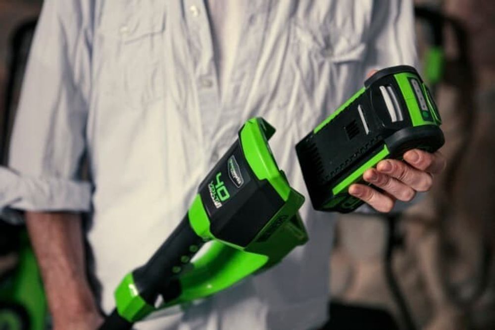 Аккумуляторный триммер Greenworks G40LT30, 40v, 30 см, (2101507), без АКБ и ЗУ