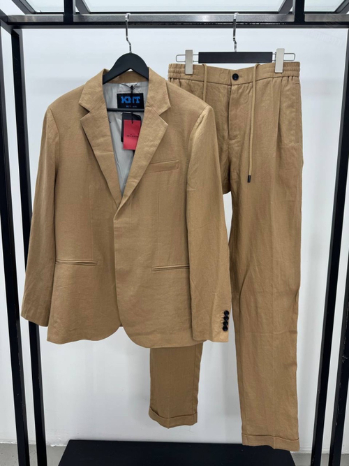 Льняной костюм Kiton
