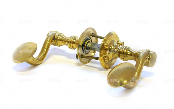 Ручка дверная латунная Музейная круглая розетка