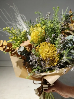 Экзотический интерьерный букет с цветами из Кении (С0069)