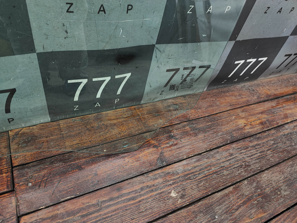 Стекло двери передней левой Omoda S5 22-нв Б/У Оригинал J605203110