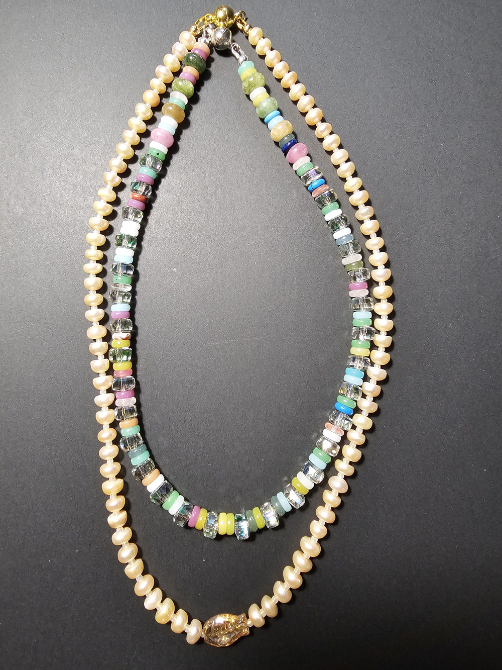 Колье ручной работы из ассорти натуральных камней и хрусталя "Ассорти"