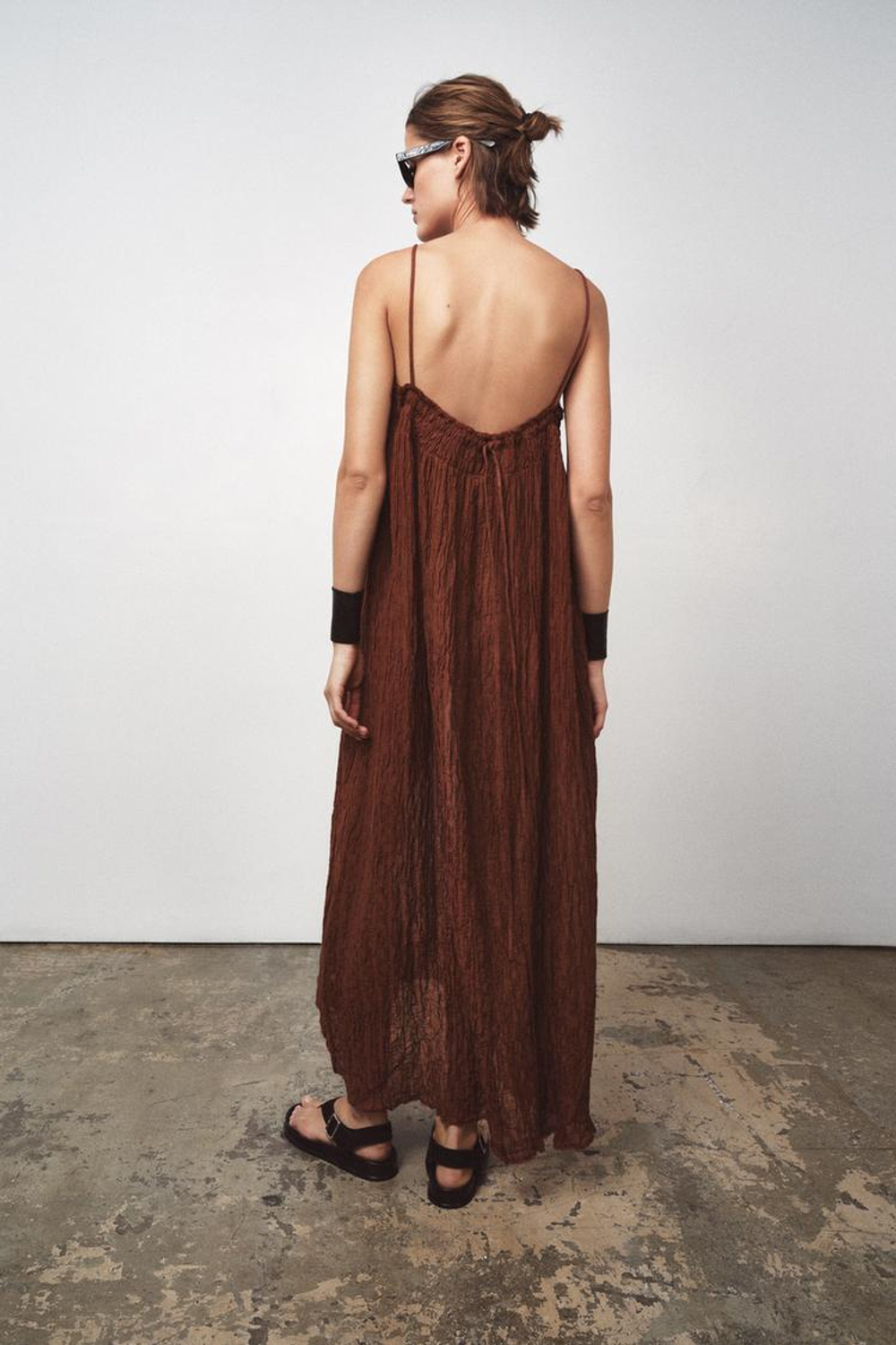 ZARA ДЛИННОЕ ПЛАТЬЕ ИЗ СМЕСОВОЙ ТКАНИ РАМИ — ZW COLLECTION, КОРИЧНЕВЫЙ