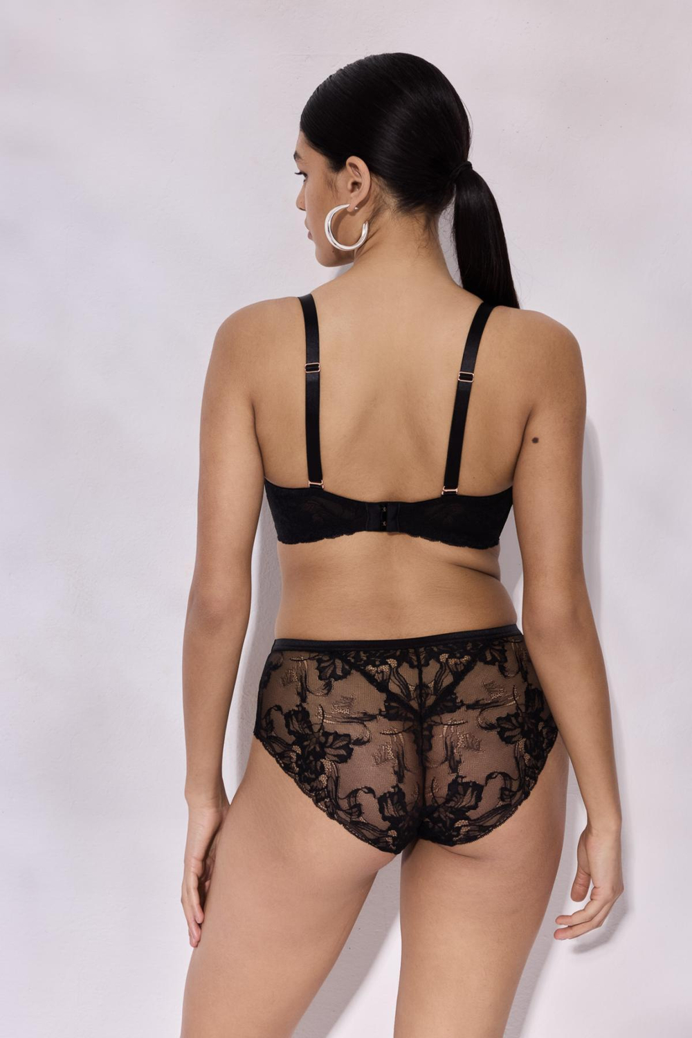 Черный бюстгальтер Sublime с мягкими гипюровыми чашками (Размер: 85C) (Цвет: черный)