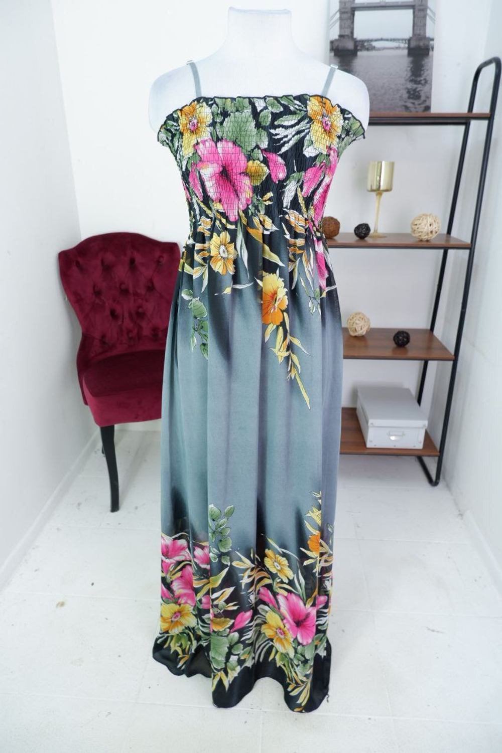 Платье яркое на лямках 40-42 размер