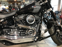 Sport Glide Harley-Davidson Softail Vivid Black 2021