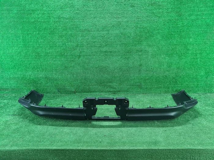 Юбка заднего бампера Toyota Land Cruiser 300 (2021-н.в.)