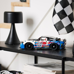 LEGO Technic - Новый Chevrolet Camaro ZL1 из серии NASCAR 42153