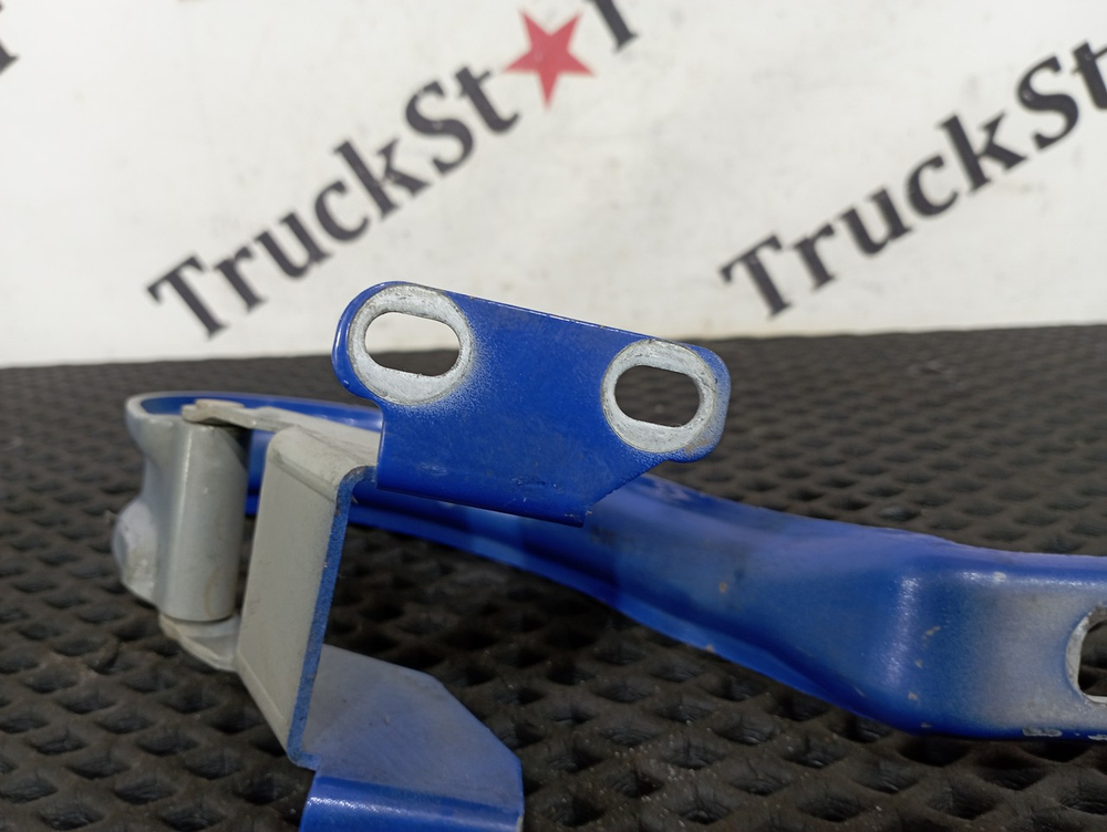 Петля крышки инструментального ящика