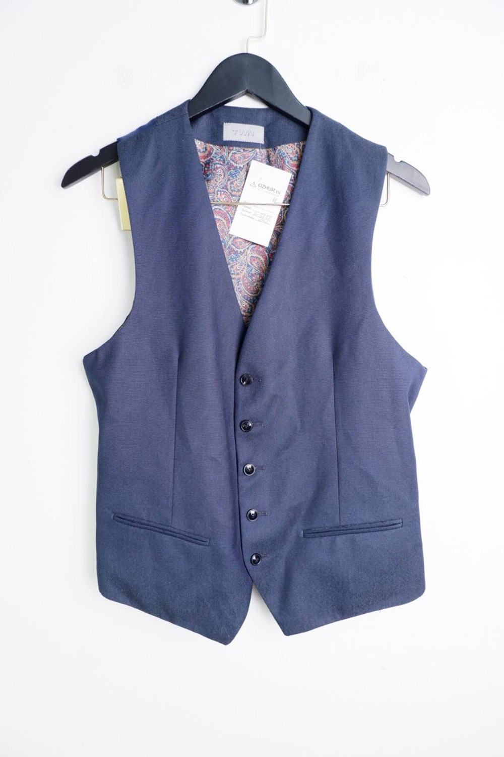 Жилетка классического кроя, маркировка 48, визуально на 56 размер