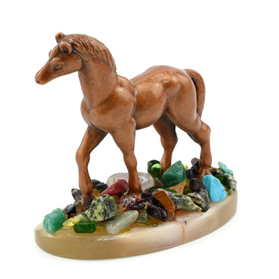 Композиция из селенита и самоцветов "Лошадь" 75*45*70мм, 90гр.