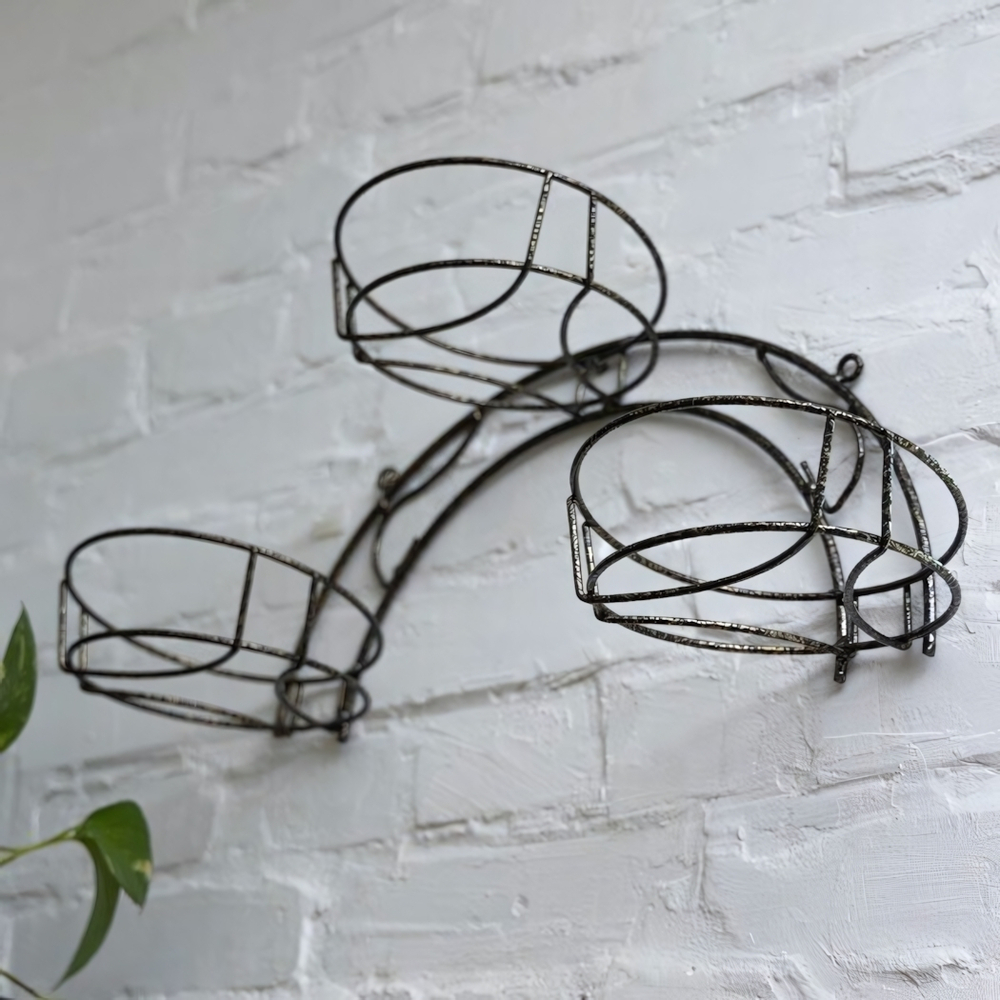 Подставка для цветов настенная "Радуга" на 3 горшка, металл М0000090