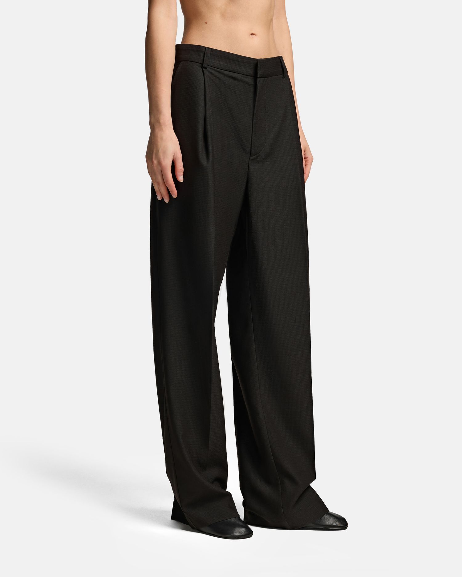 КЛАССИЧЕСКИЕ БРЮКИ С ЗАЩИПАМИ