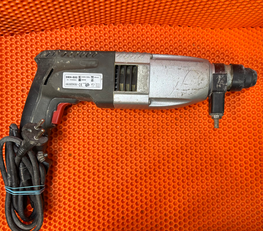 Перфоратор Defort drh-800n-k