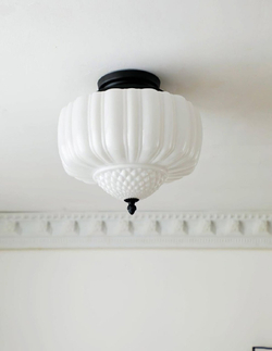 Нежный классический потолочный светильник 🤍