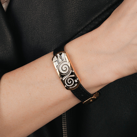 Браслет Fiore Luna на кожаном черном ремешке MKOB0172-1 G