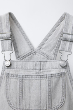 ZARA КОРОТКИЙ ДЖИНСОВЫЙ КОМБИНЕЗОН, ЖЕМЧУДНО-СЕРЫЙ