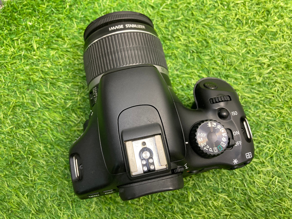 Canon 550D kit 18-55mm 3.5-5.6 IS (8.100 кадров)